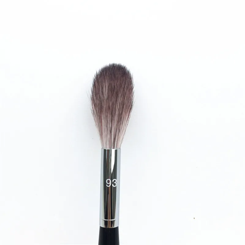 

PRO Featherweight Blending Brush #93 - Fluffly Highlight Powder Blender Brush - Beauty Makeup Brush Blender