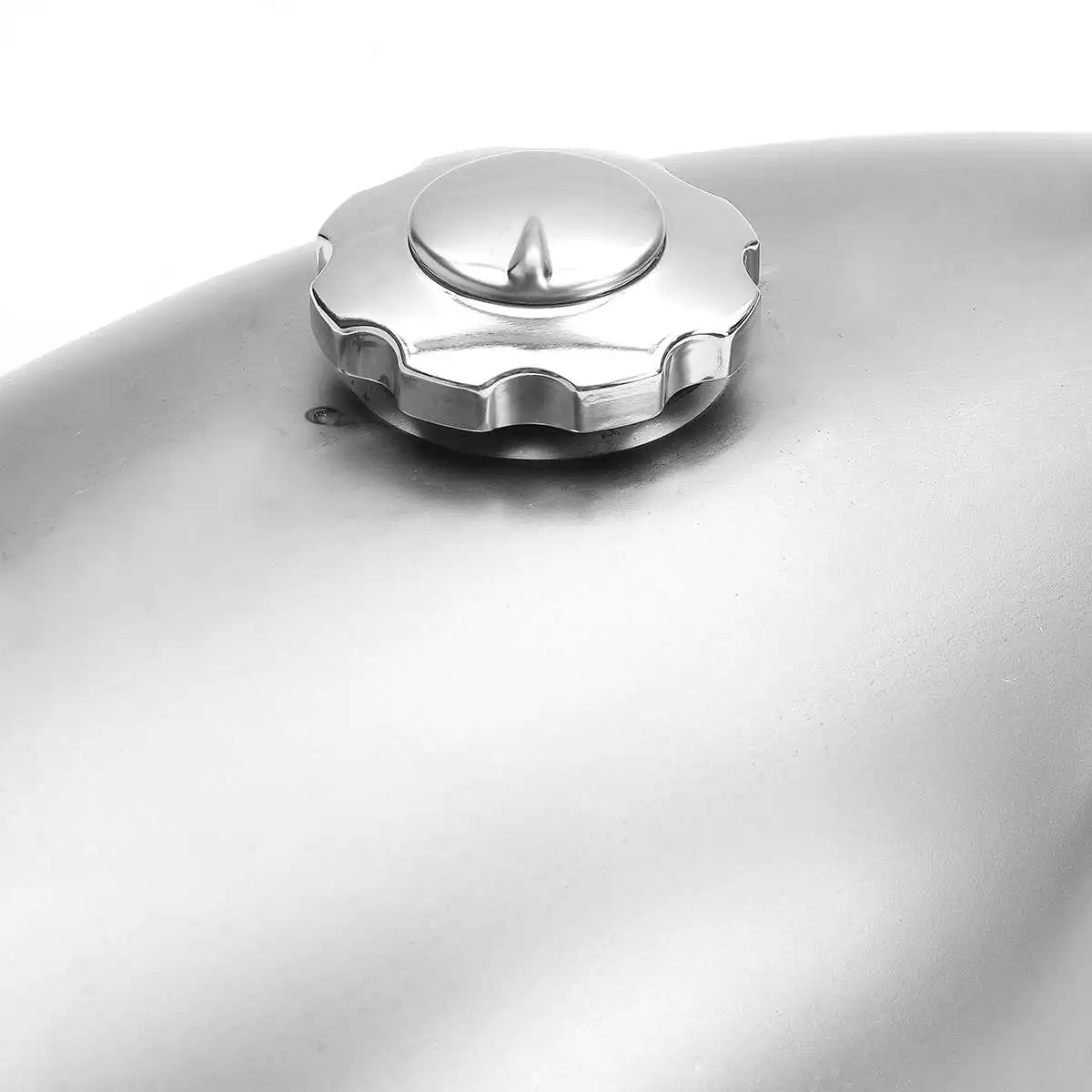 Silver Vintage Universal 10L Cafe Racer Fuel Gas Tank For Suzuki/for Yamaha/for Honda 750 550 with Thick Iron Cap Switch