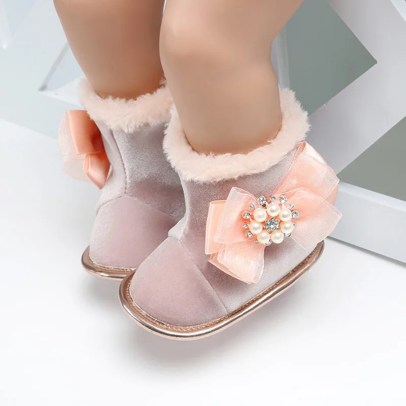 Детские зимние сапоги детские из флока с мягкой подошвой Цветочные Мокасины Сапоги новорожденных детская обувь Зимняя