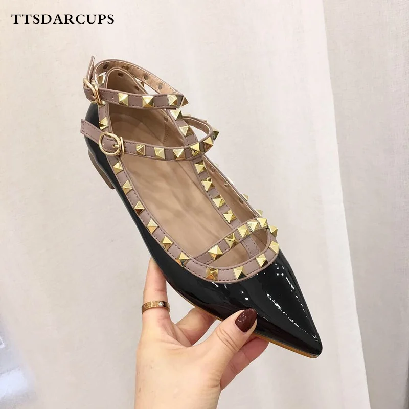 

TTSDARCUPS New Type Net Red Type Point Rivet One-Belt Single Shoe woman Plus Size 35-40 Rivet shoes Stars in the same paragraph