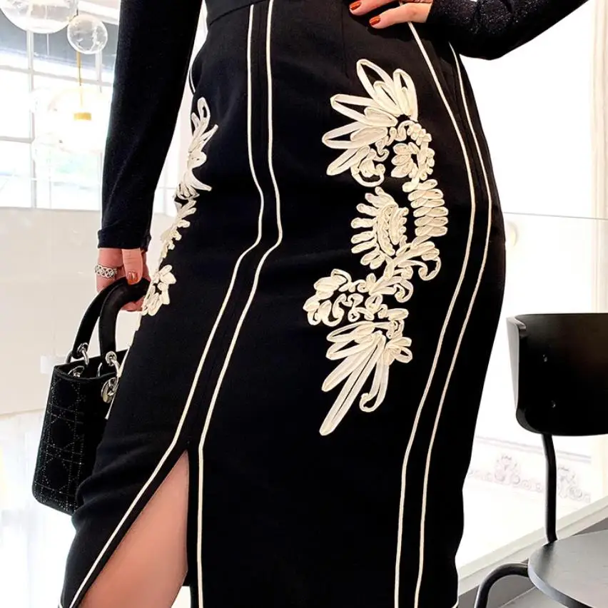 

Embroidery women Knee-Length skirts 2019 spring summer new fashion Split high waist black female skirts gx959 free shipping
