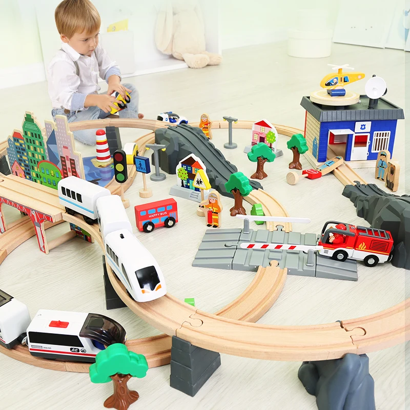 Электрический поезд набор вагон деревянный трек поезд железная дорога деревянная железная дорога Электрический гоночный электрический игрушечный поезд для детей 4 лет