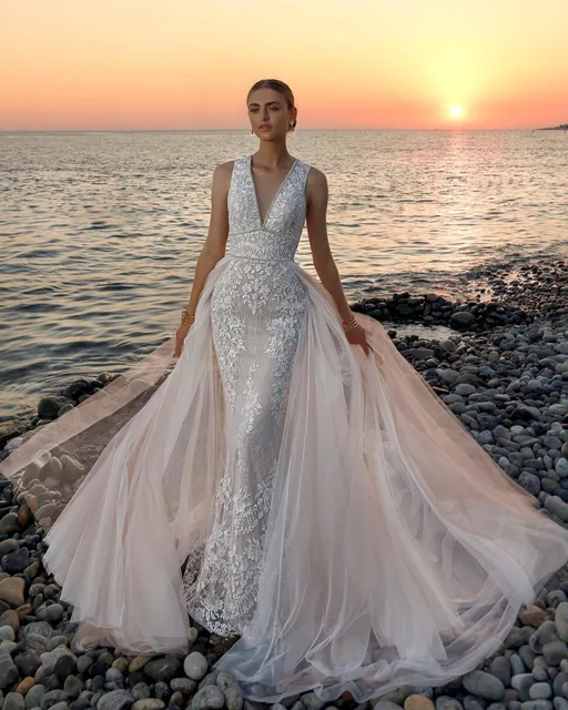 Eslieb High end Custom made Lace Wedding dress 2019 Deep V neck Wedding