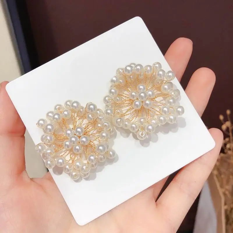 Большие эффектные серьги-гвоздики с искусственным жемчугом и цветком для женщин новые серьги в стиле барокко ручной работы модные ювелирные изделия оптом