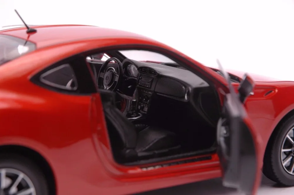 1:18 литья под давлением модель для Toyota GT86 красный купе сплав игрушечный автомобиль миниатюрная коллекция подарок Pulsar