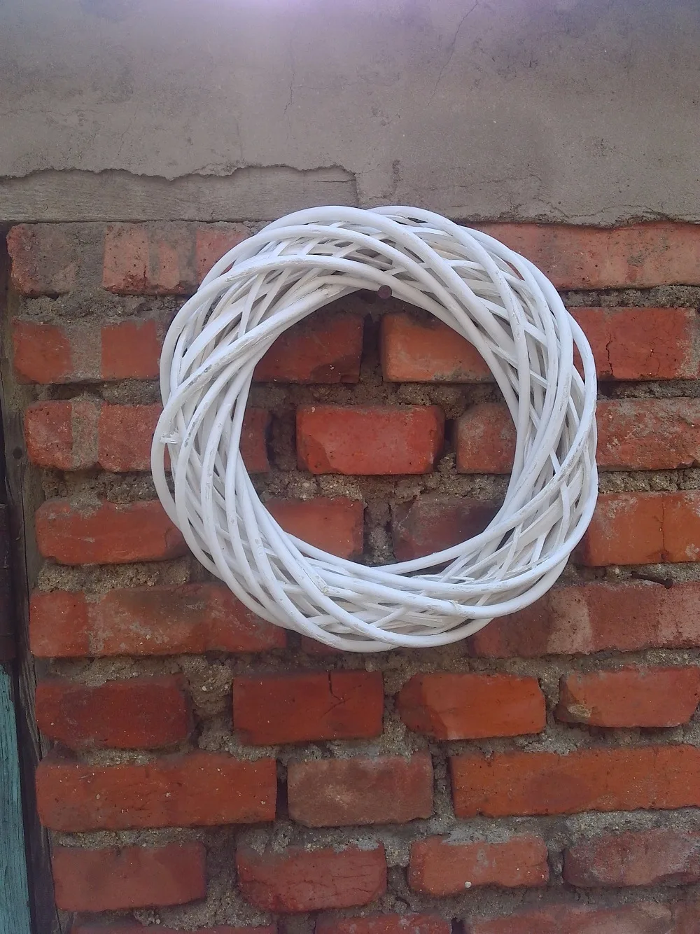 

White bold wicker wreath30cm