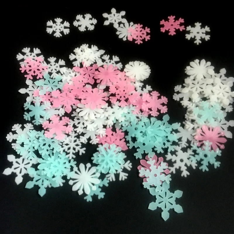 

50PC Mix Plastic Snow Fluorescent Wall Stickers DIY Snowflake Pattern Christmas Luminous Sticker for Living Room Bedroom Decor