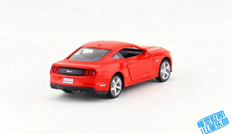 UNI 1/36 масштабные игрушки для автомобиля, США Ford Mustang GT литая под давлением металлическая модель автомобиля для подарка/детей/коллекции