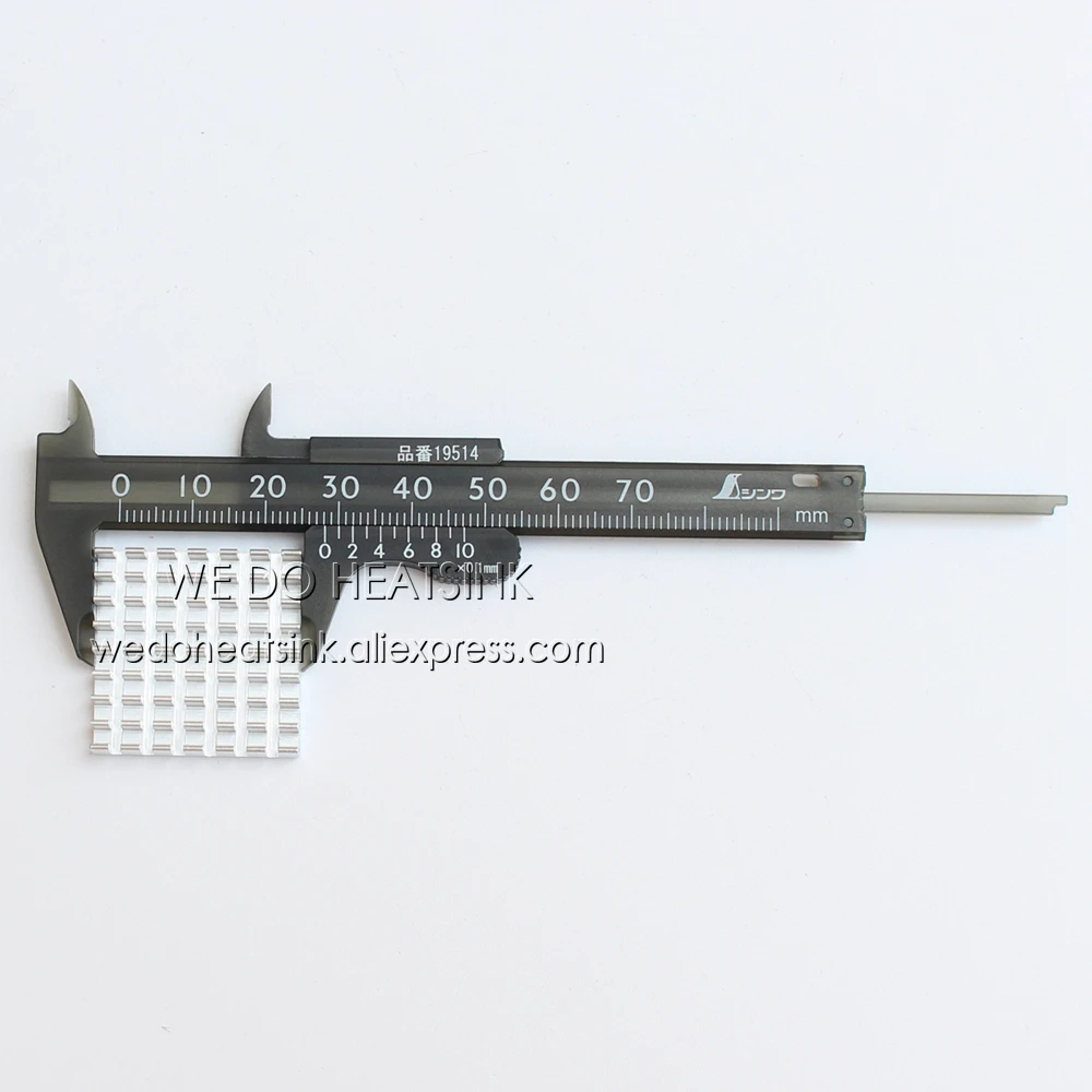 Nós Fazemos o Dissipador de Calor 100 Peças 28x28x6 mm Prata Entalhado Alumínio Refrigerador do Dissipador de Calor para ic Cpu Amd com Almofadas Termicamente da Fita - Imagem 4