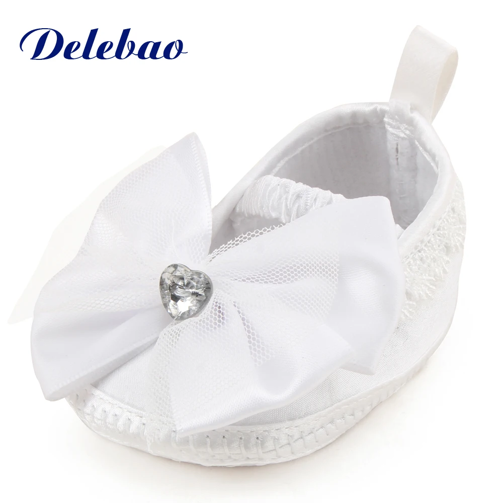 

Delebao Crystal Accessories Christening/Baptism Baby Shoes Newborn (0-12 Months) Unique Butterfly-knot Princess First Walkers