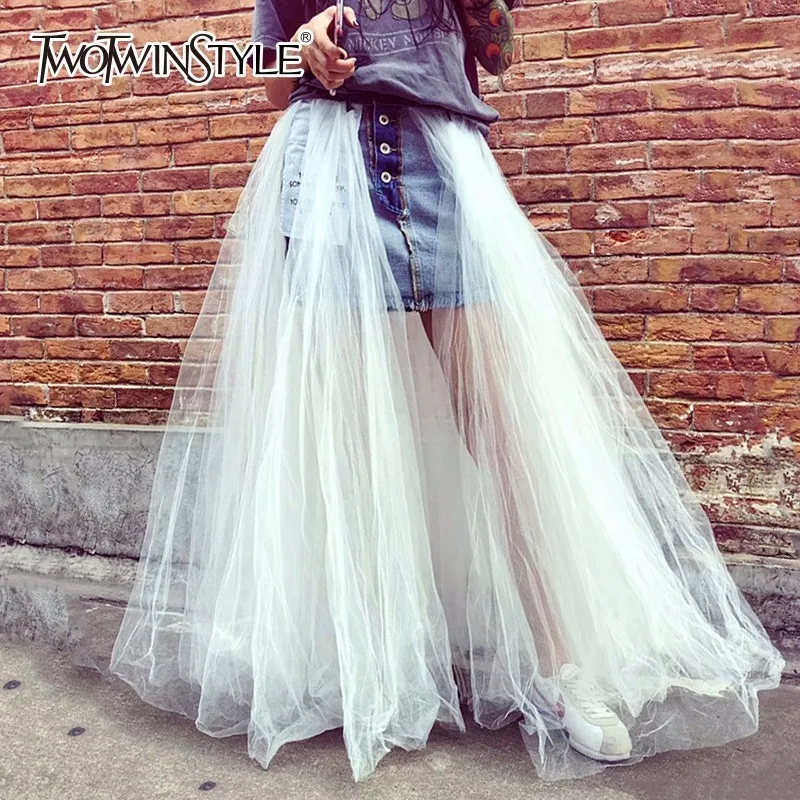 Pаспродажа TWOTWINSTYLE сетчатая юбка женская джинсовая Лоскутная Высокая талия два стиля длинная пачка юбки для женщин 2018 весна большой размеры Harajuku