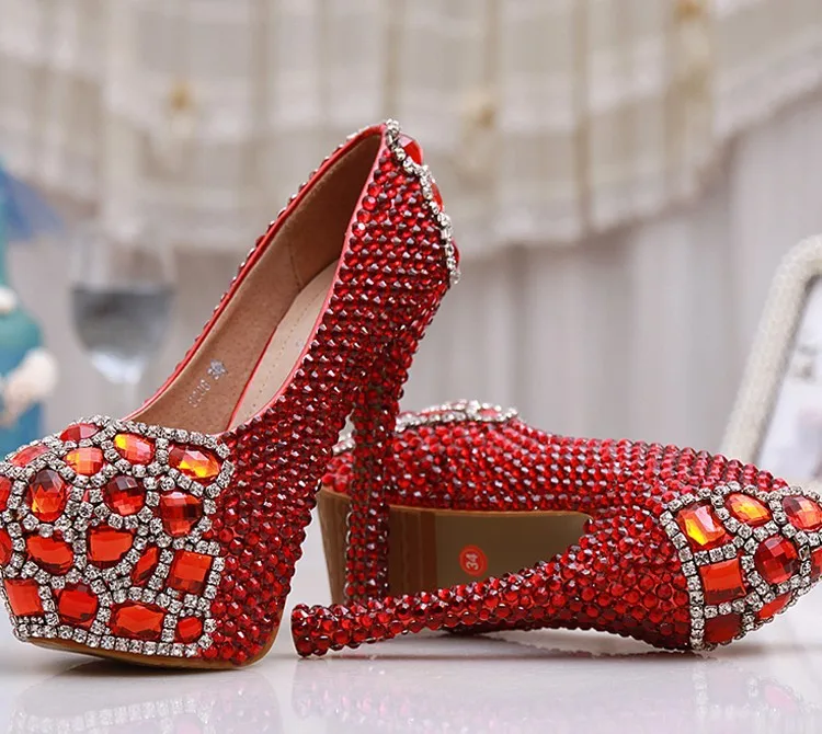 Новинка года; модные красные туфли-лодочки со стразами; женская обувь для вечеринок; свадебные модельные туфли; женские туфли на высоком каблуке с кристаллами; обувь для выпускного вечера