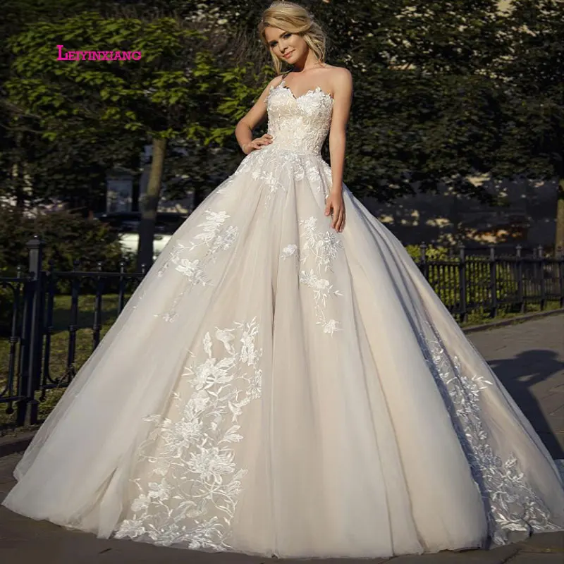 

LEIYINXIANG New Arrival Luxury Embroidery 2019 Wedding Dress 50cm Long Train Strapless Elegant Plus size Vestido De Noiva Bride