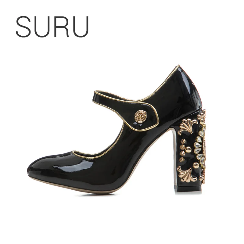 

SURU Vintage Jeweled Clock-Heel Mary Jane Pump Luxurious 93mm Block Heels Patent Leather Pumps Lady Party Shoes Black / Gold