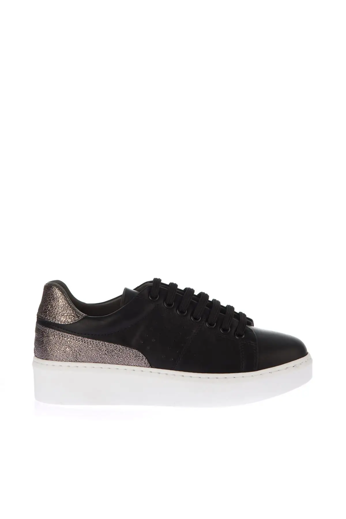 Pearl Black Women Sneaker 120130006589
