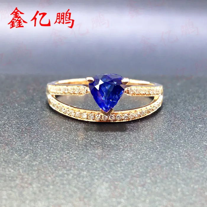 18 k gold with diamond inlaid natural female Sri Lanka sapphire ring