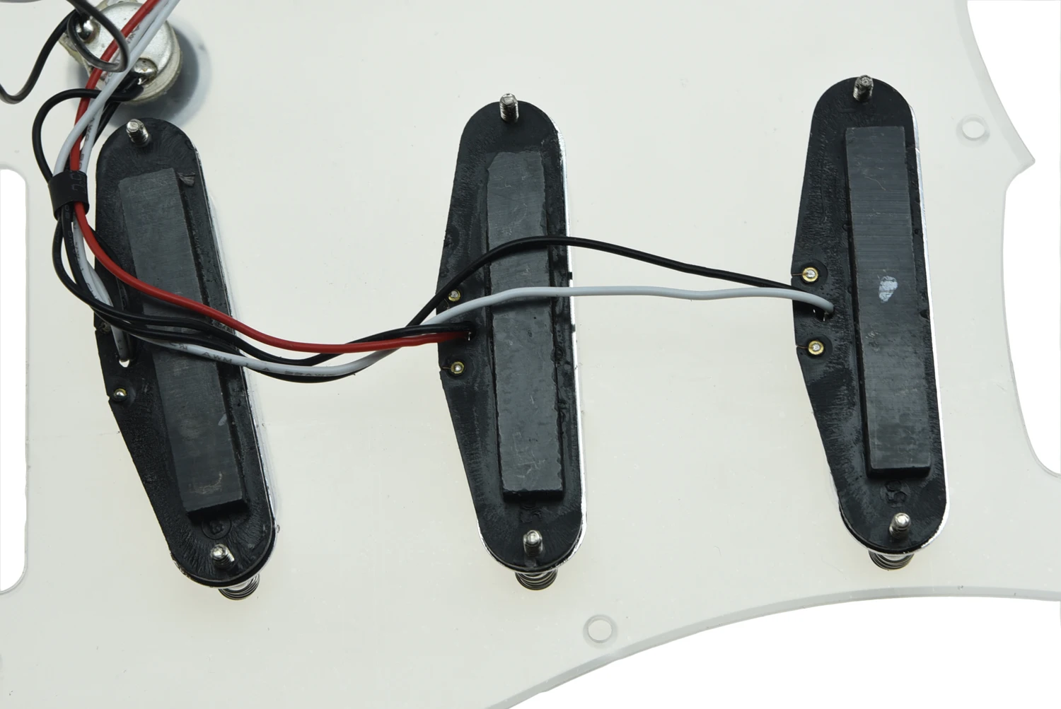 KAISH различные пользовательские Strat Pickguard Prewired ST SSS Pickguard с керамическими звукоснимателями подходит для Fender загруженный Pickguard