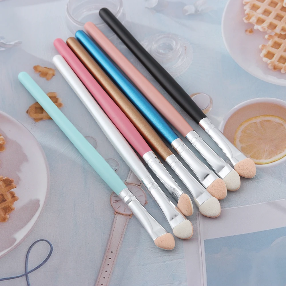 

1Pc New Eyeliner Portable Eye Shadow Eyebrow Lip Brush Eyeshadow Sponge Brush Stick Applicator Eyes Makeup Cosmetic Tool Sponge