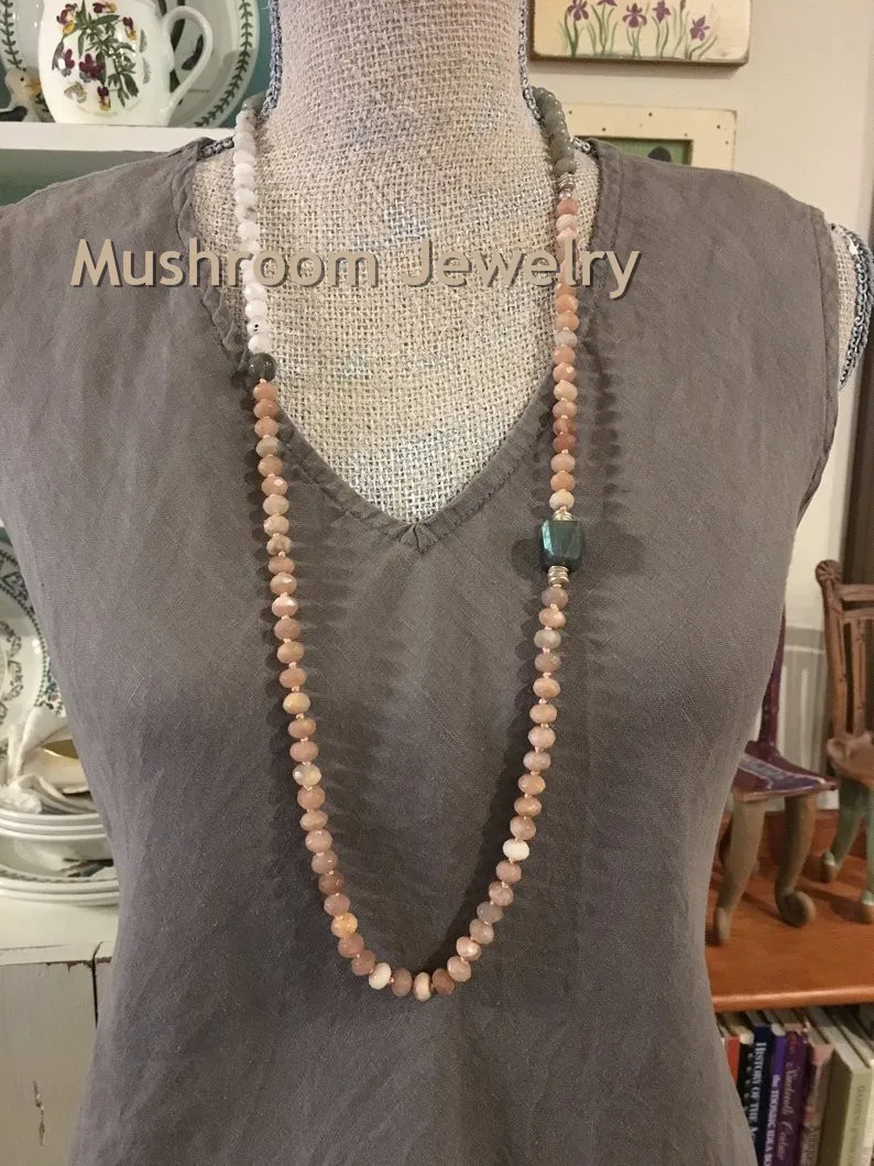 NS193158 I used a 10mm Labradorite round beads and a Large Labradorite that measures 18mm x 13mm x 12mm (4)