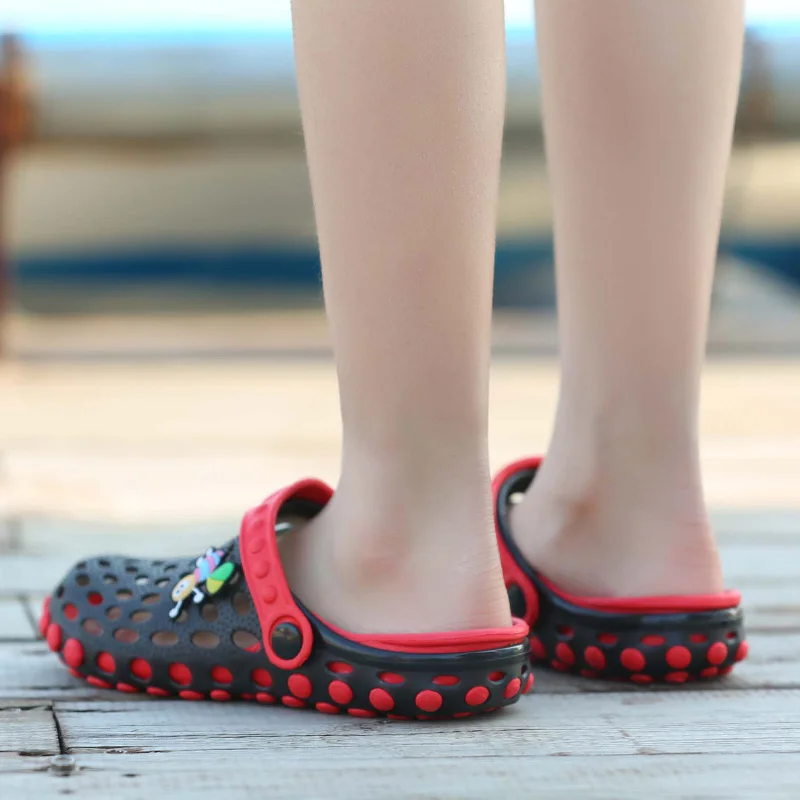 Летние детские пляжные сандалии Нескользящие мягкие тапочки на плоской подошве для мальчиков и девочек удобная детская обувь на плоской подошве