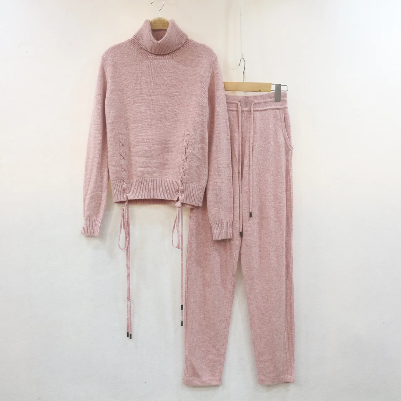 2018 autumn and winter models fashion high collar lace pullover sweater casual trousers two sets of cashmere suit |