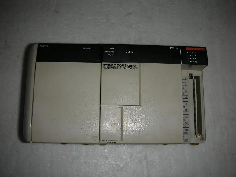 

CQM1-CPU11 set PA206 + CPU11