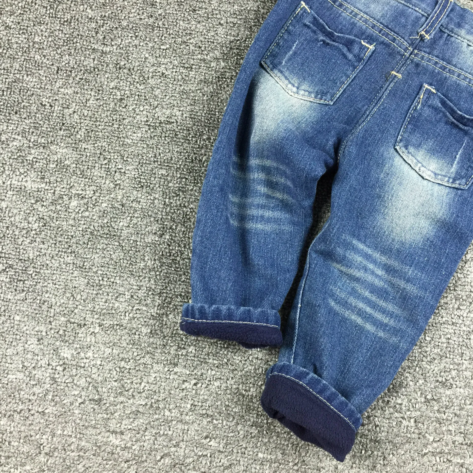 Зимние теплые джинсы для малышей, рваные вельветовые джинсы для маленьких мальчиков и девочек, штаны, ковбойские джинсы с дырками для малышей 9-24 месяцев