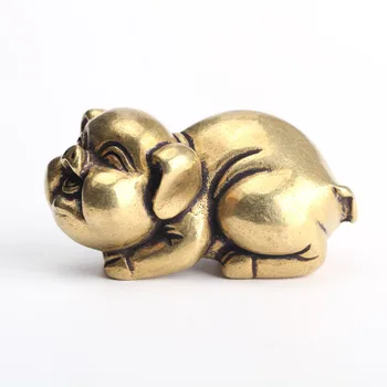 

Collect Copper Crafts copper pig Miniature Ornament brass miniature carving pig hand handle pieces of copper miniature ornaments