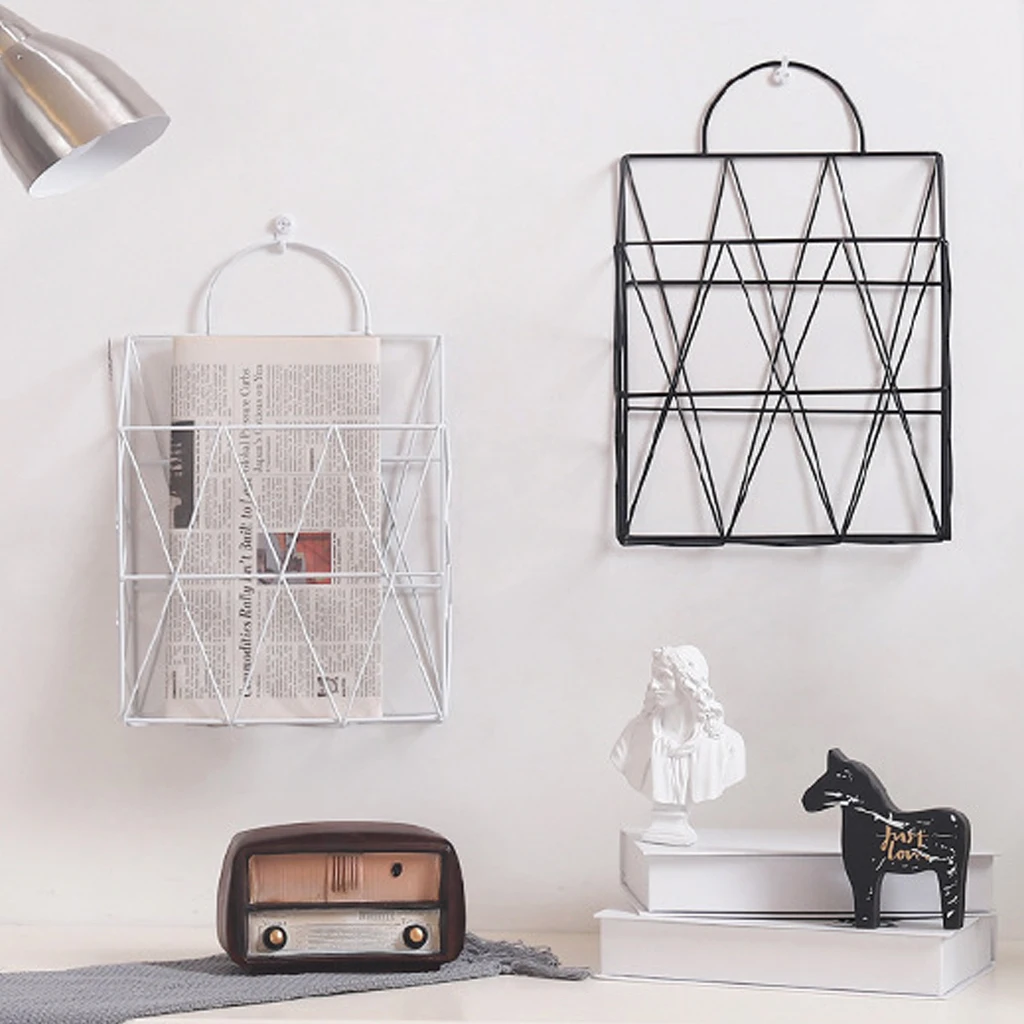 2019 جديد حار بيع الأزياء سلة التخزين المحمولة الجدار شنقا التخزين رف صافي الحديد مكتب حامل لمجلة صحيفة