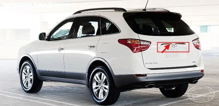 Hyundai-Veracruz-2012-license-plate-lamp