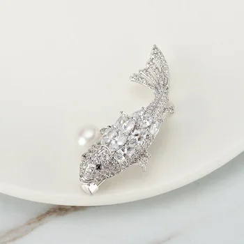 

Luxury Rhinestone Fish Brooches Women Natural Pearl Brooch Crystal Lapel Pins Jewelry for Female Wedding Accessories