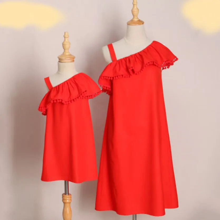 

2019 PPXX Girl Women Dress One Shoulder Beach Mother Daughter dress Party Wedding Family Matching Clothes outfits Family Look
