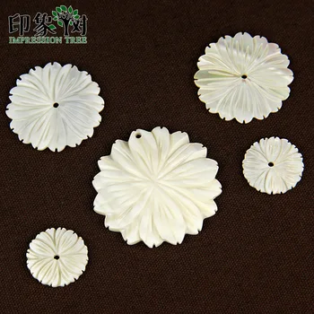 

Round Flower Carven Freshwater Shell Beads Hanging Hole Natural MOP Seashells Charms Pendant DIY Neckalce Jewelry Making 1918