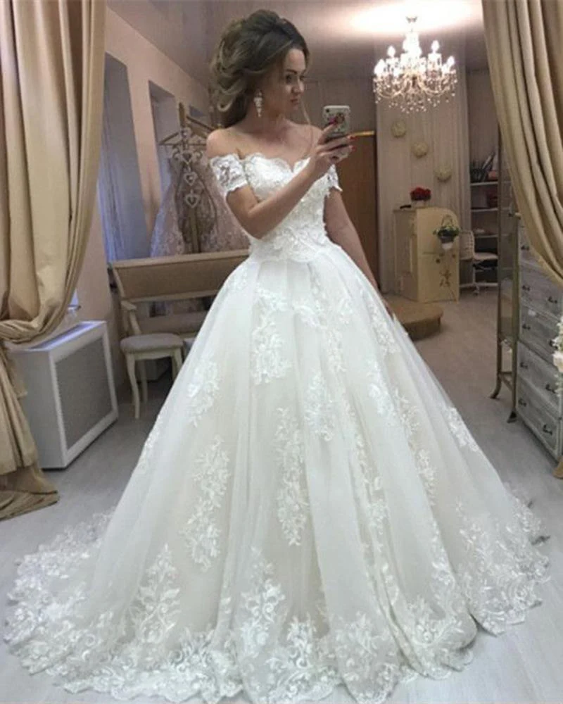 Britnry Sweetheart Ball Gown Court Train Lace Appliques Plus Size