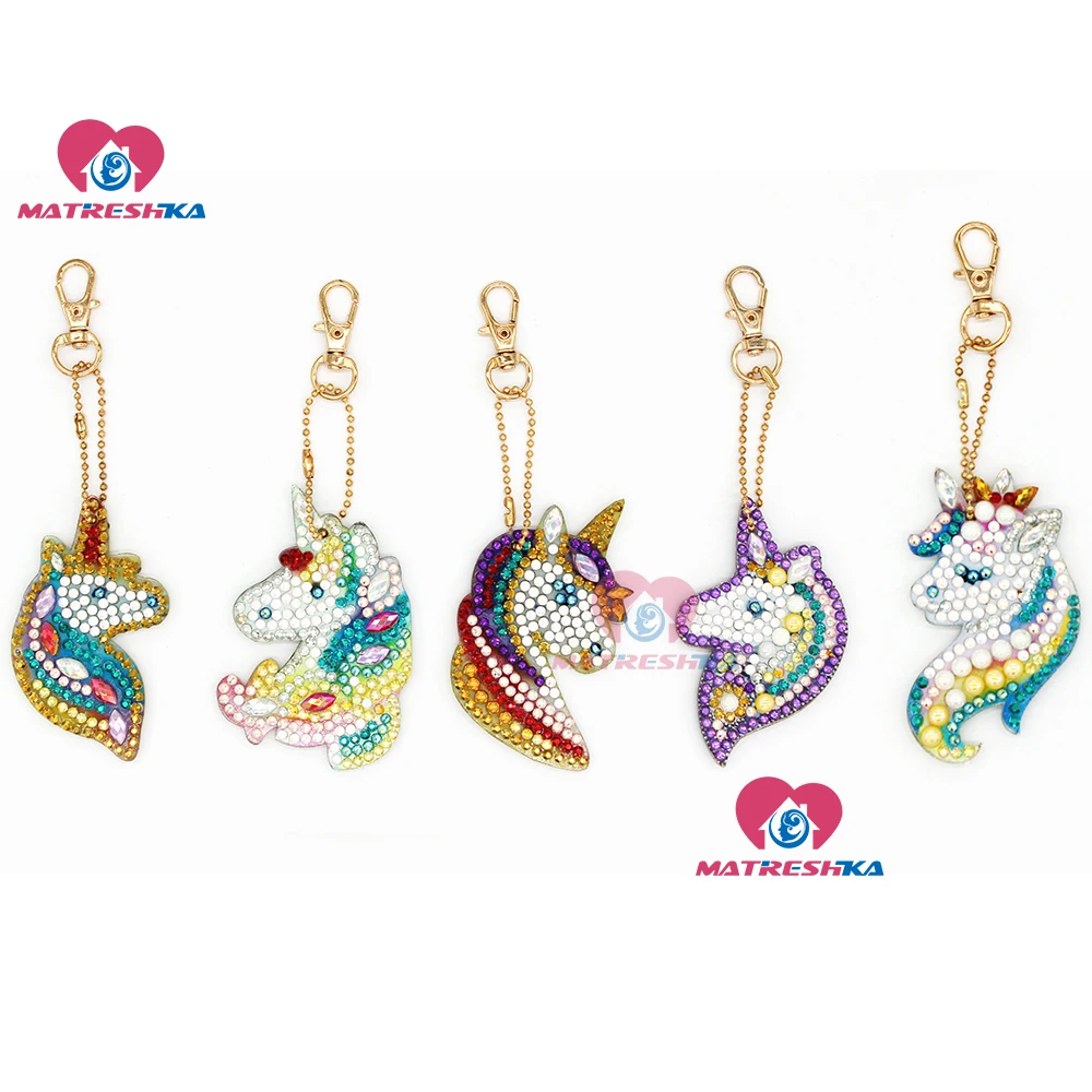 

DIY Crystal pattern Diamond Embroidery 5D Diamond Painting Key Chains Round Unicorn Stickers Double Sided Christmas Decoration