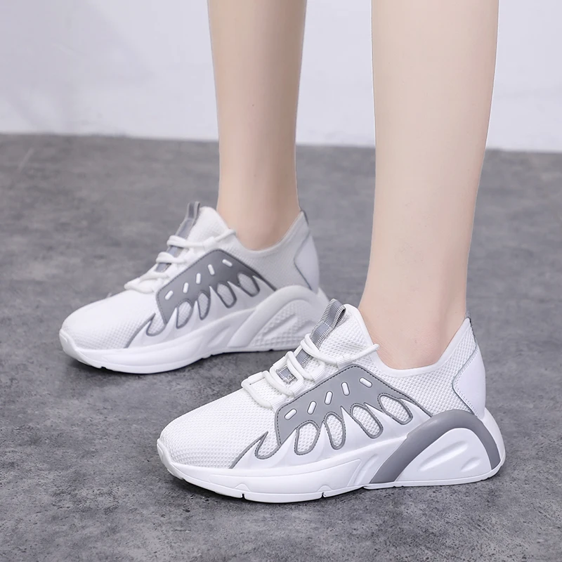 

2019 Fashion Fitness Women Sneakers Breathable Mesh Patchwork Running Shoes Sports Shoes Woman Jogging Casual Female Sneakers