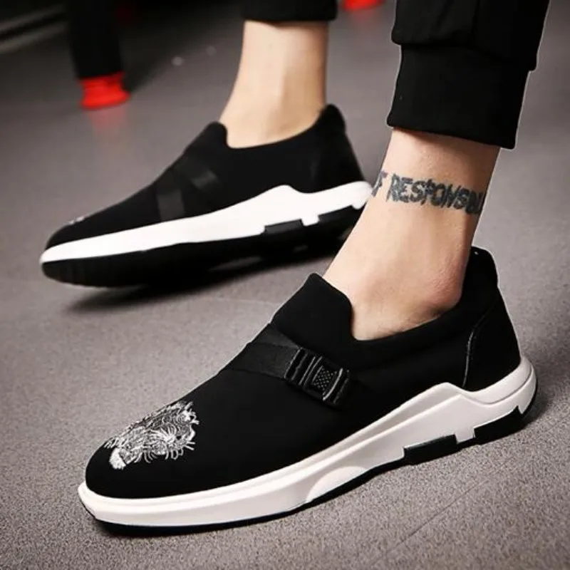 

High Quality Black New Euro Style Breathable Non Slip Cushioning Air Running Shoes For Men Outdoor Athletic Embroidery Sneakers