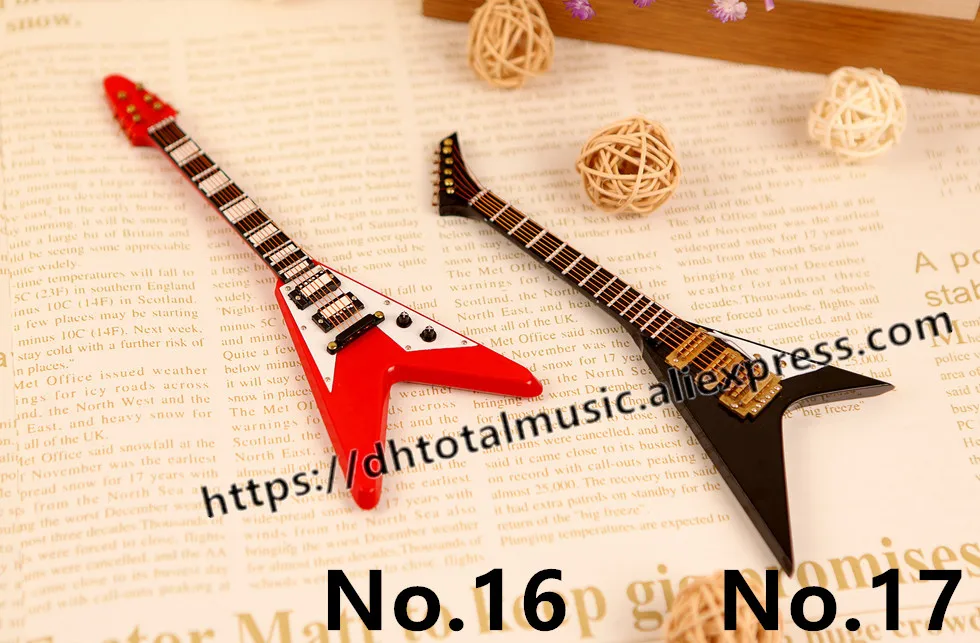 Dh 1/6 масштабная деревянная модель гитары с подставкой и коробкой кукольный домик Миниатюрный бас-Декор музыкальный инструмент для экшн-фигурок куклы