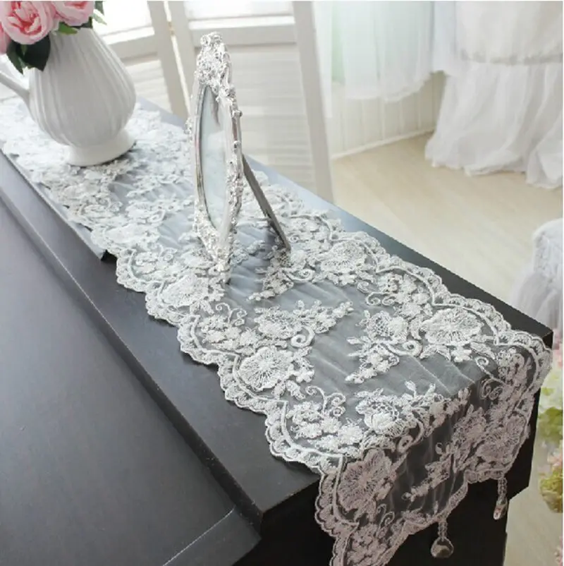 

Fashion quality lace crystal pendant table runner luxury table cloth white wedding decoration Pierced tablecloth piano cover