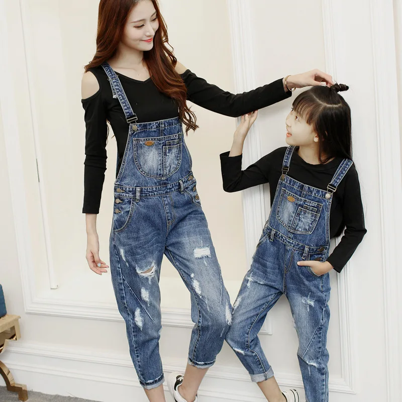 Подходящая одежда для мам и дочек Джинсовые комбинезоны Mommy And Me Брюки мамы