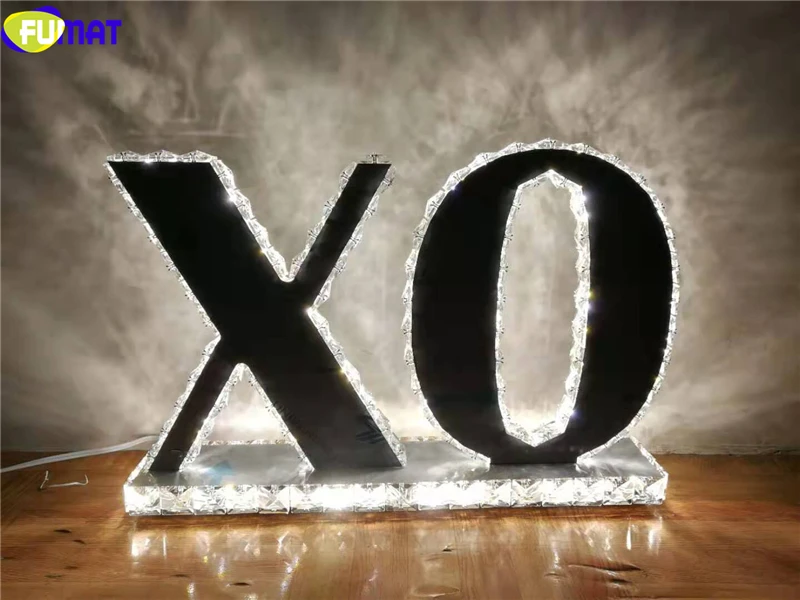 XO Table Lamp