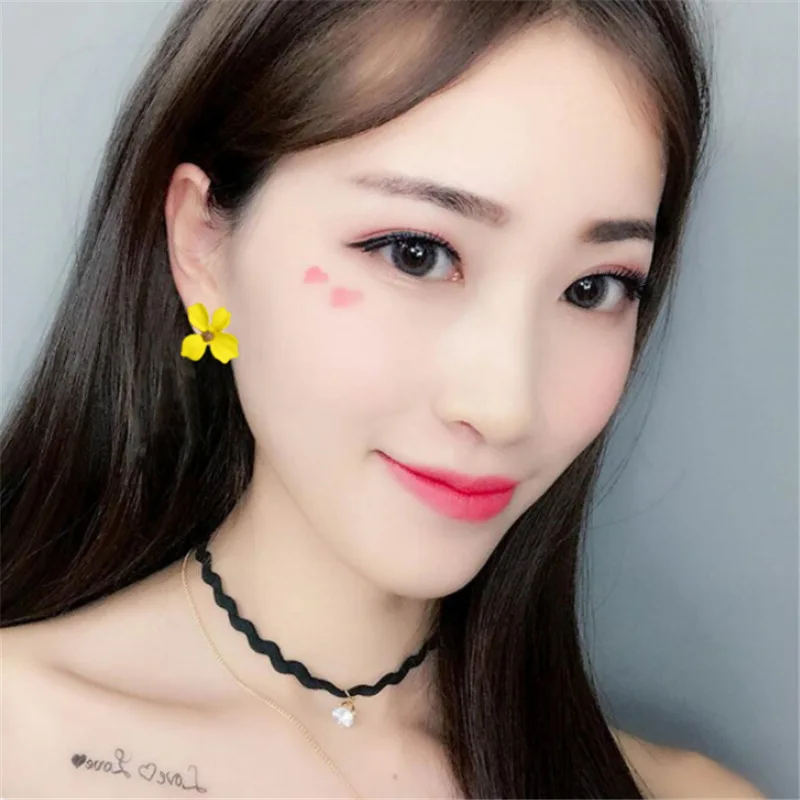 Korean Cute Small flower Stud Earrings For women fresh and sweet Statement Earring Girl 2019 Fashion Jewelry