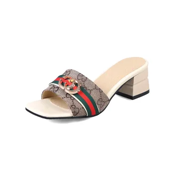 

Summer new product 19 years outside wearing slippers fashion square head with square with 40-47 sandals female tide