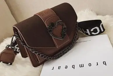 

2018 new Korean version of the wild shoulder slung portable fashion matte wide shoulder strap retro small square bag.