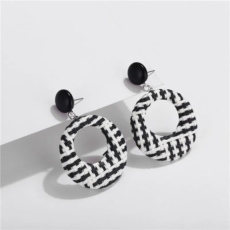 Bohemian-Handmade-Wooden-Rattan-Earrings-for-Women-Vintage-Bamboo-Wicker-Straw-Drop-Earrings-Statement-Earrings-2019 (3)