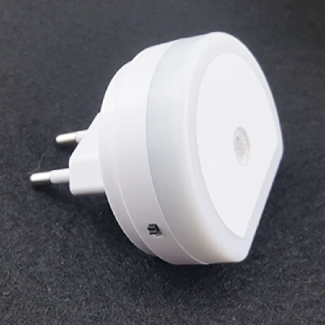 

Mini LED Night Light with Dual USB Port 5V 1A Light Sensor Control Home Bedroom Lighting Plug-in Wall Lamp EU Plug Socket Lamp