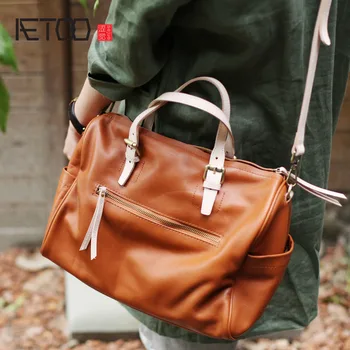 

AETOO Autumn and winter new simple top layer soft leather large capacity portable Boston bag ladies bag leather pillow bag