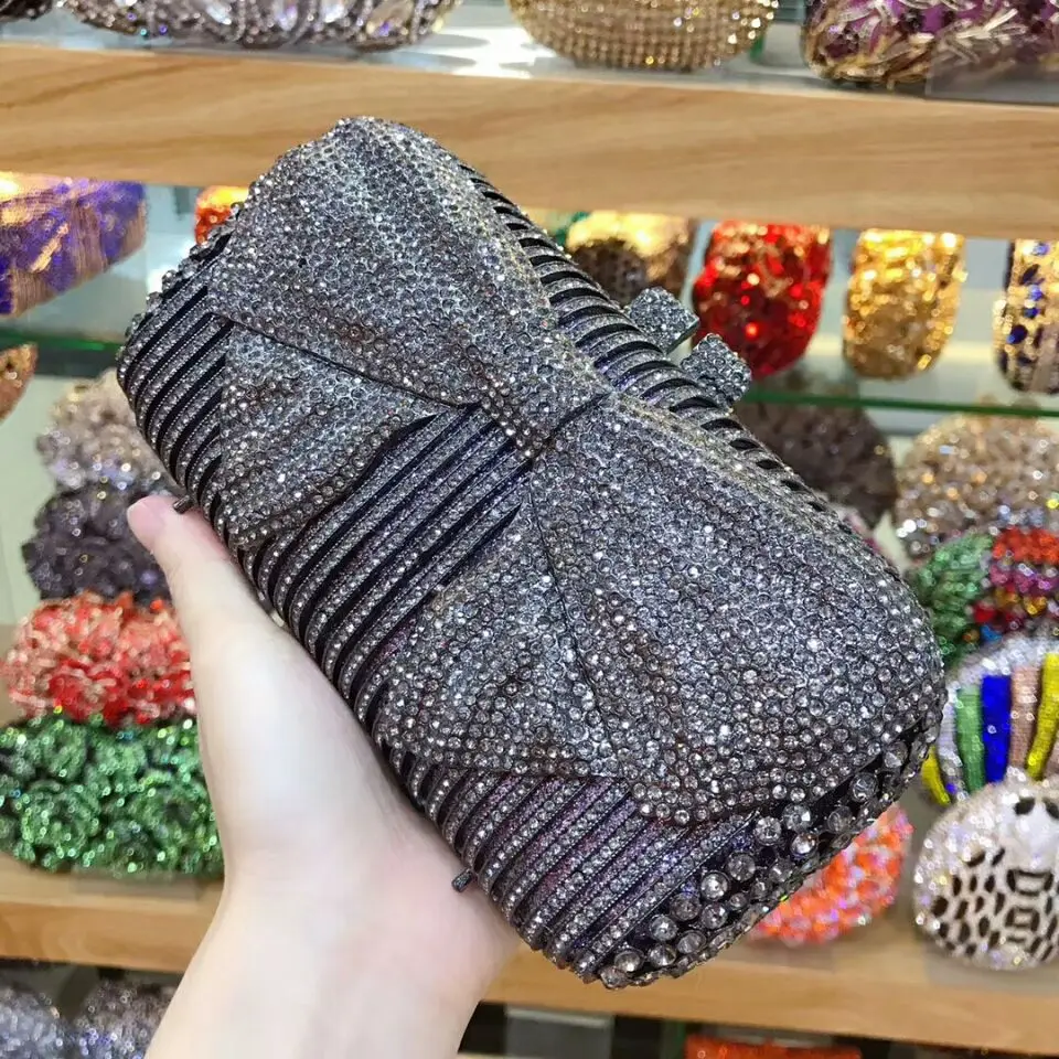 Женские вечерние сумки с кристаллами