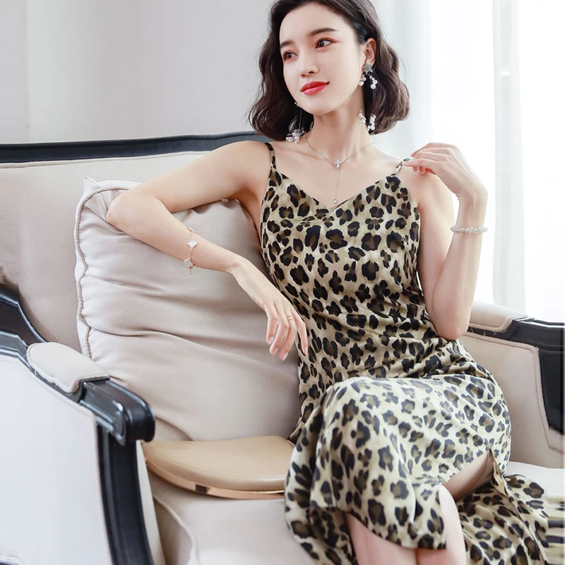 

AOSSVIAO V Neck Backless Print Leopard Summer Beach Dress Women 2019 Fashion White Boho Off Shoulder Beach Maxi Dress S~XL