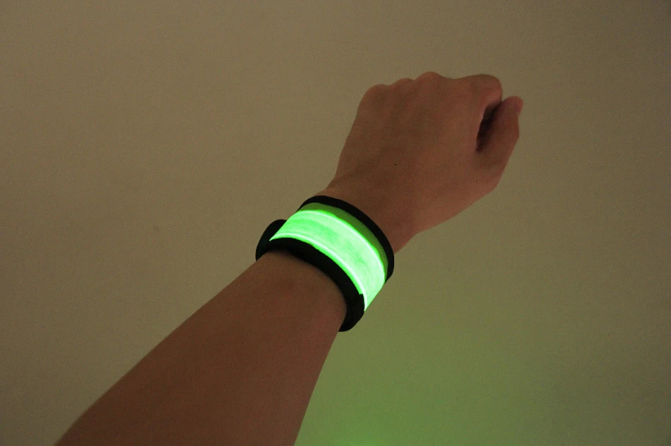 2489906826_415679876